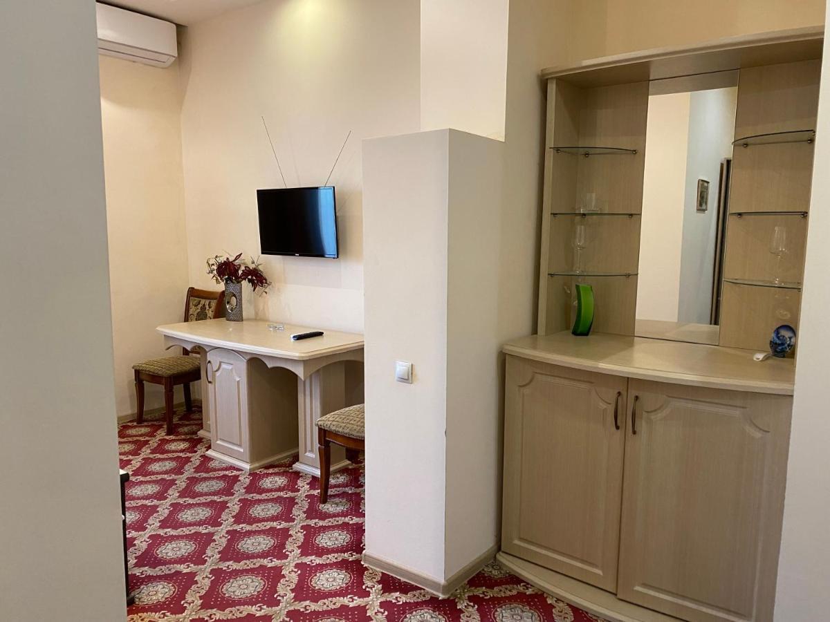Elko Hotel เยเรวาน ภายนอก รูปภาพ