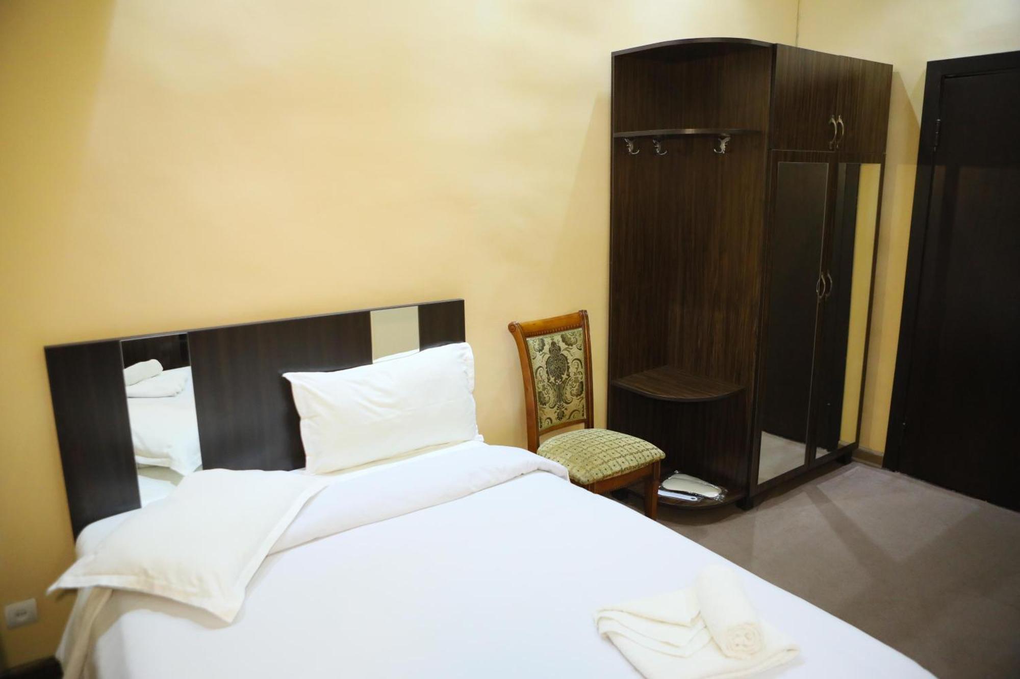 Elko Hotel เยเรวาน ภายนอก รูปภาพ