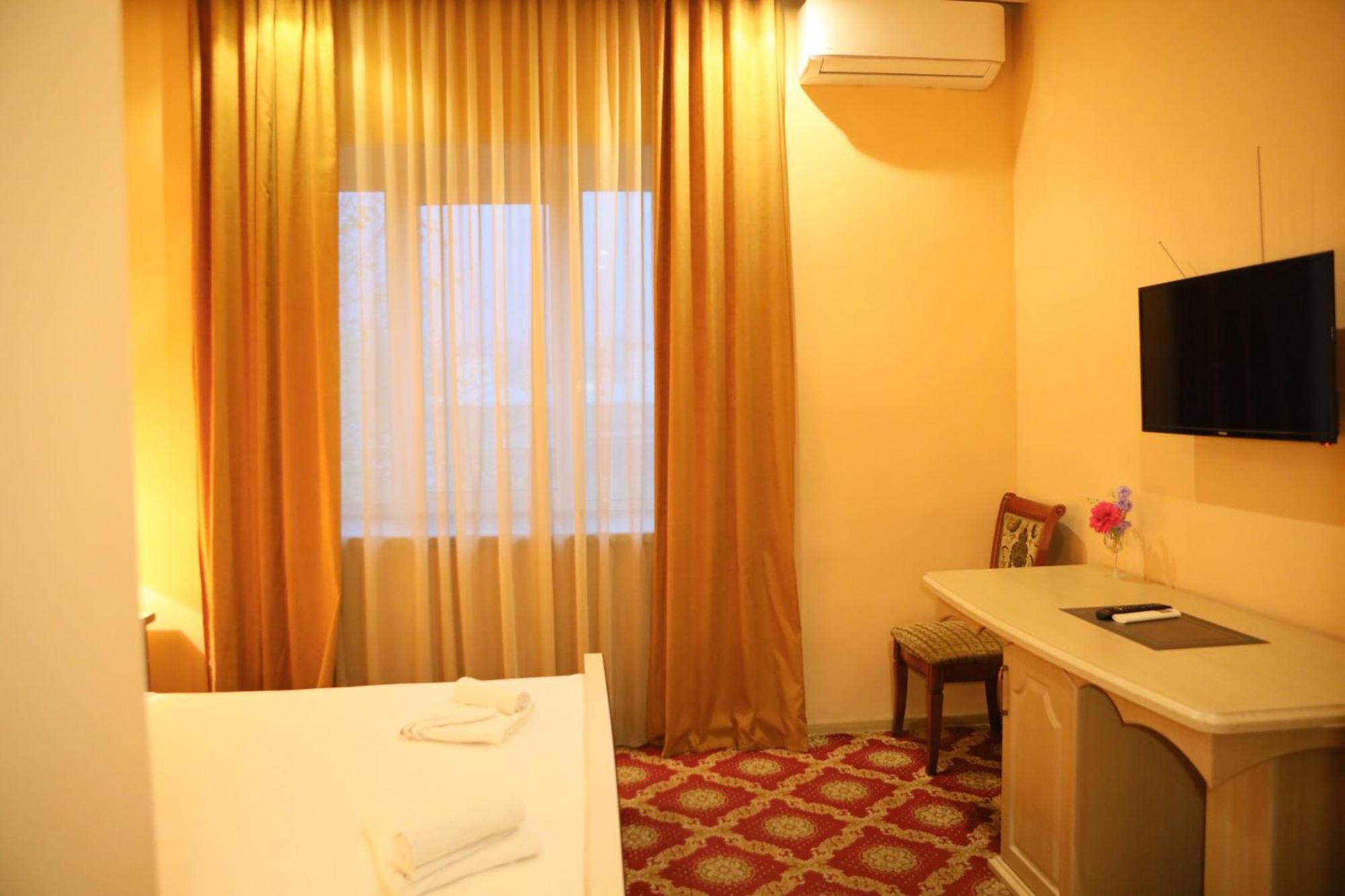 Elko Hotel เยเรวาน ภายนอก รูปภาพ