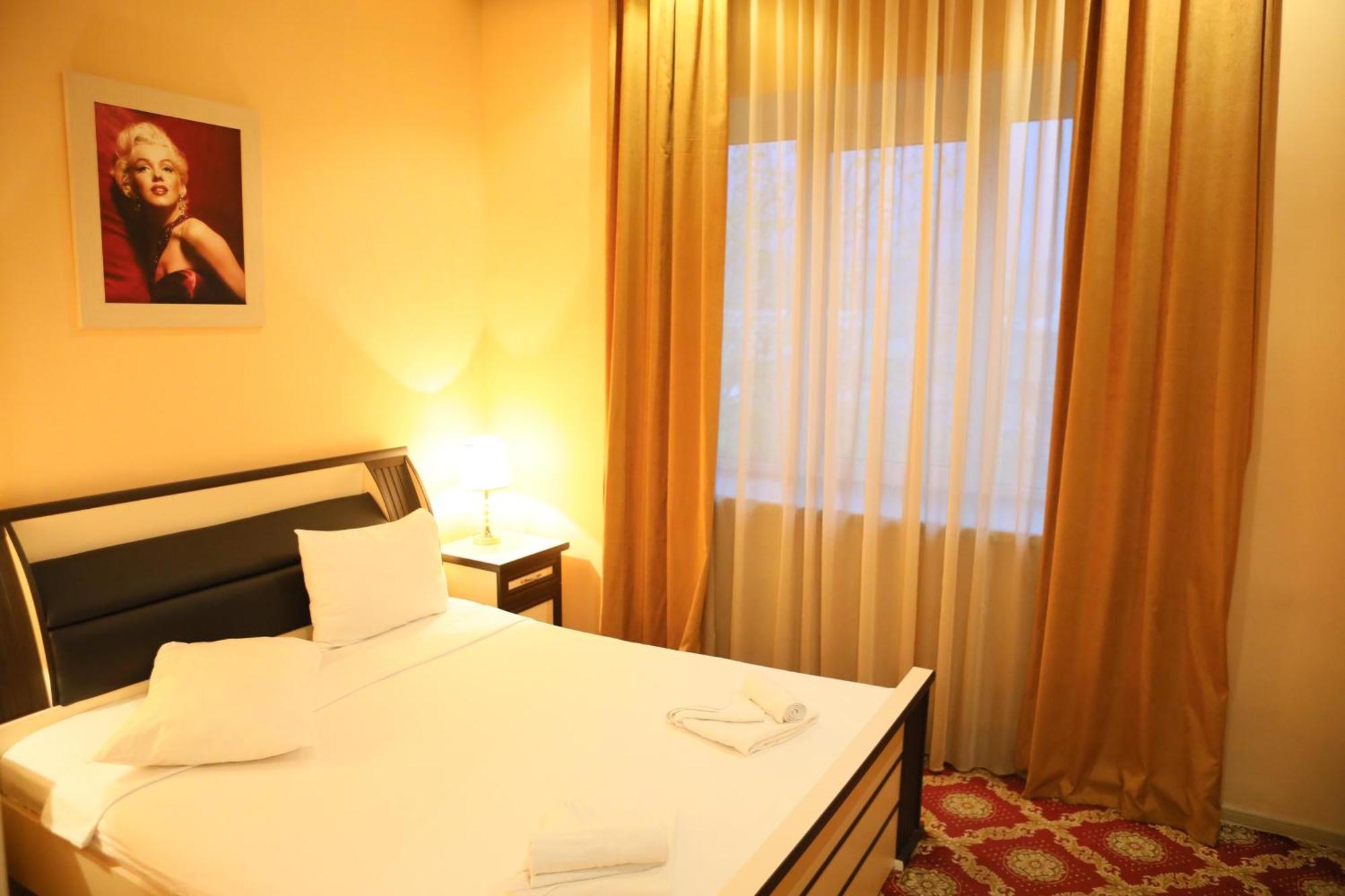 Elko Hotel เยเรวาน ภายนอก รูปภาพ