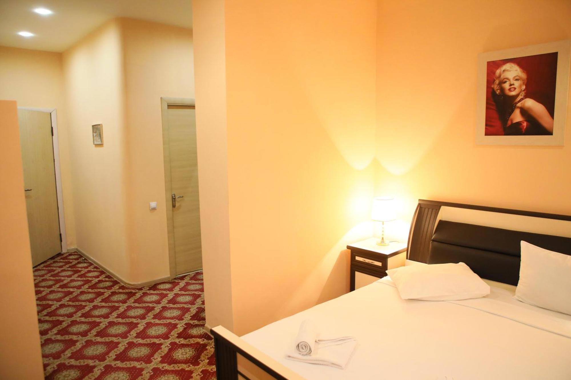 Elko Hotel เยเรวาน ภายนอก รูปภาพ
