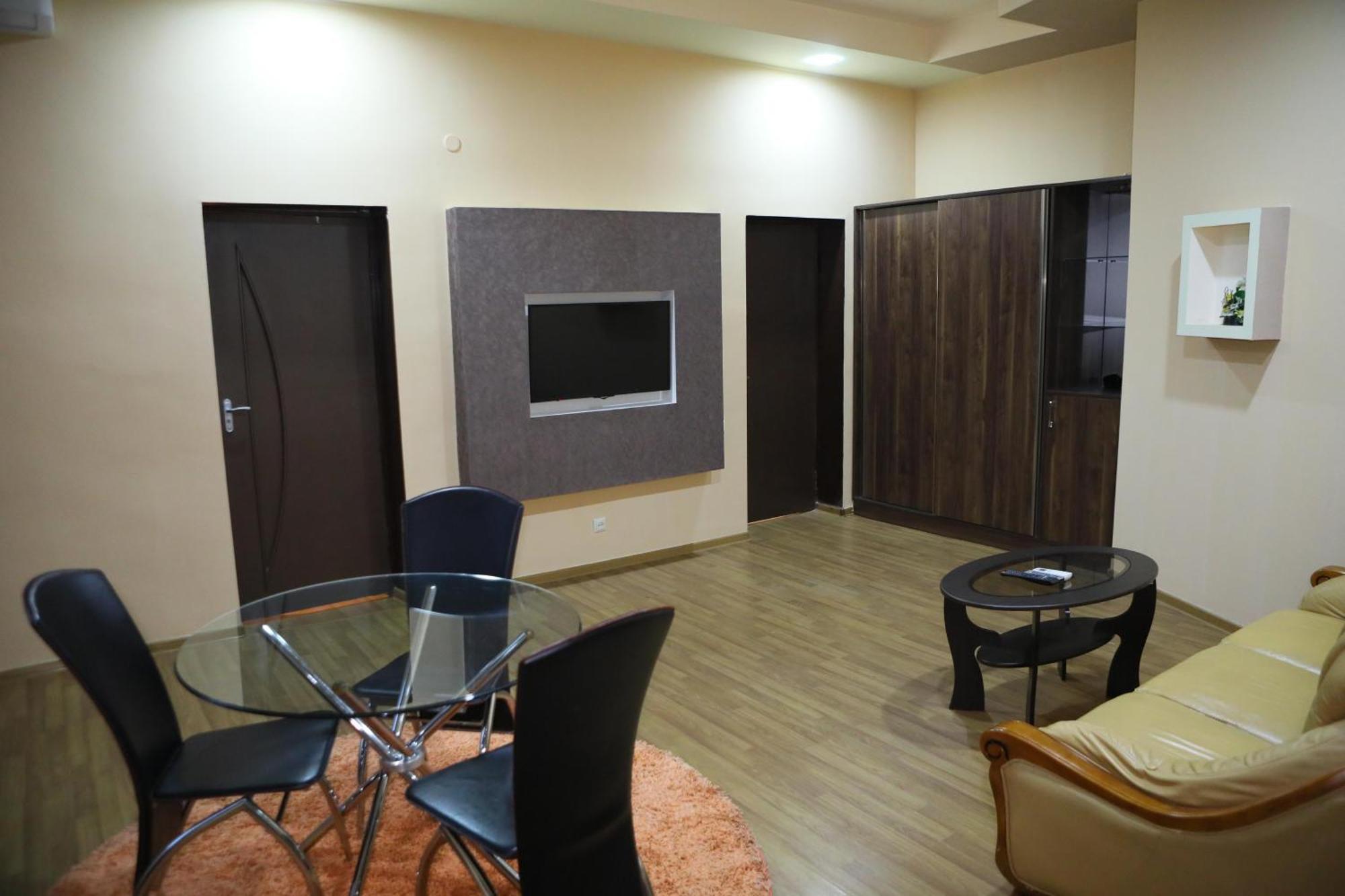 Elko Hotel เยเรวาน ภายนอก รูปภาพ