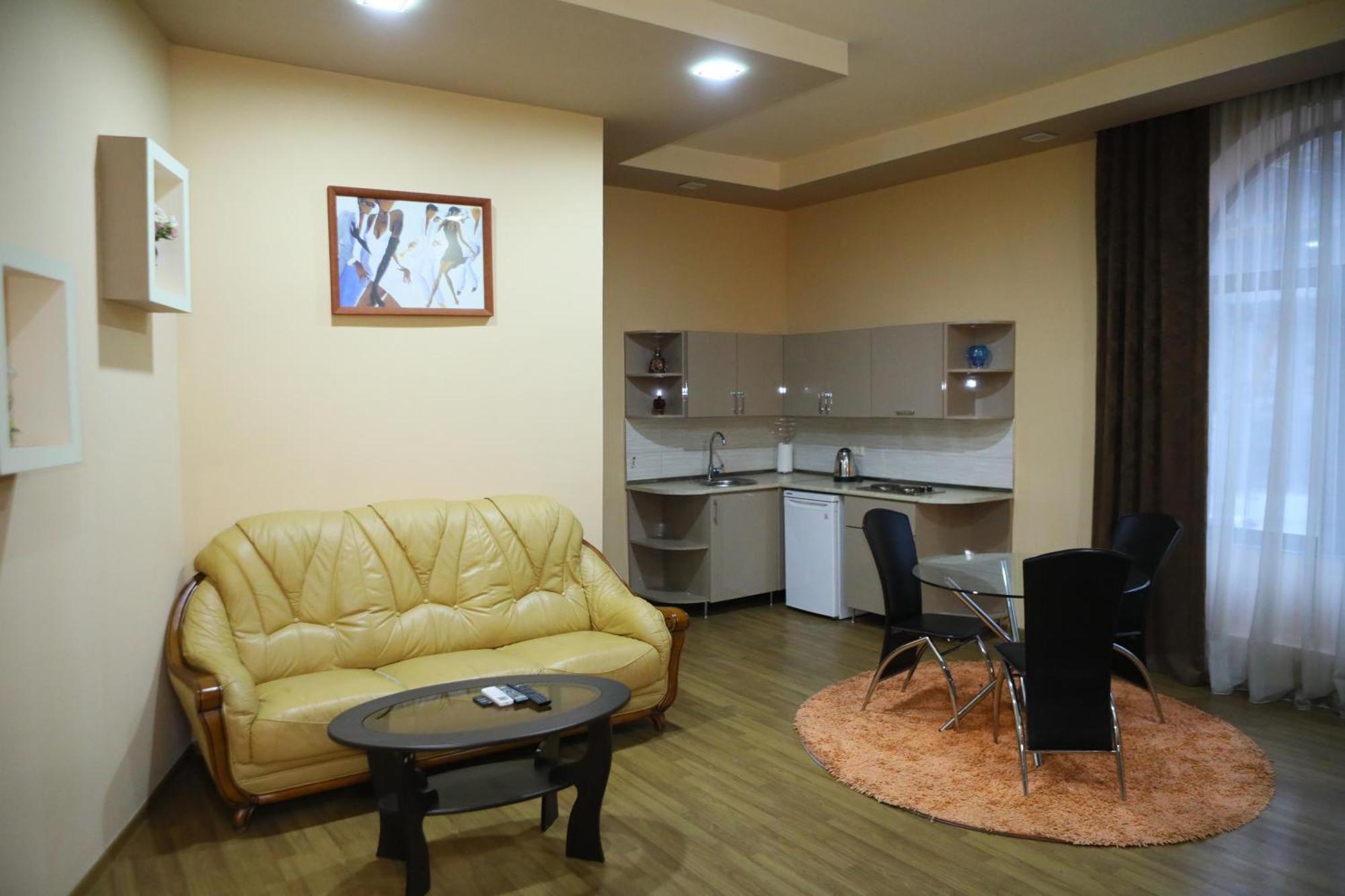 Elko Hotel เยเรวาน ภายนอก รูปภาพ