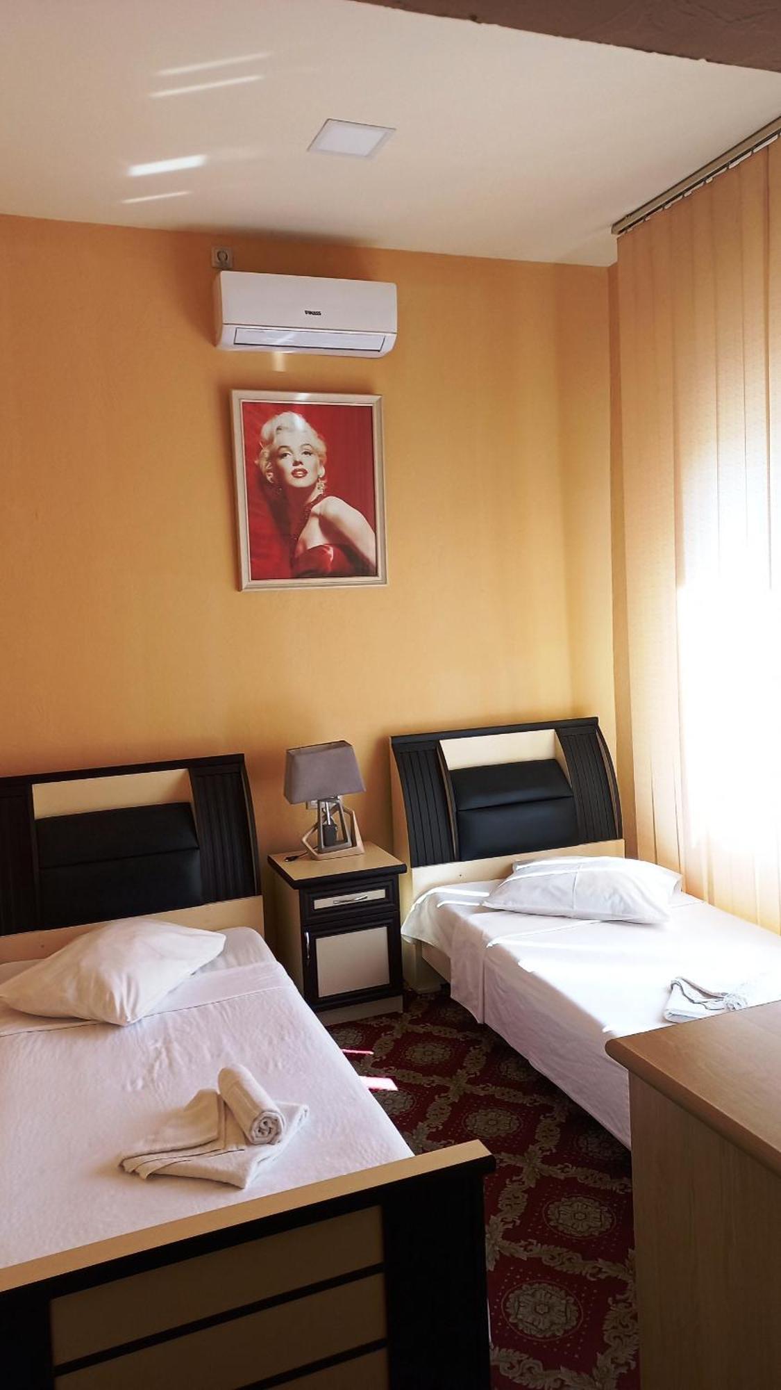 Elko Hotel เยเรวาน ภายนอก รูปภาพ